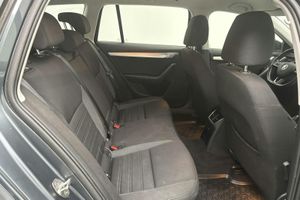 Skoda Octavia bild 8