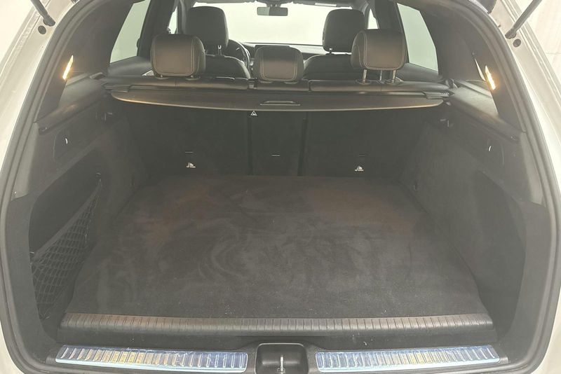 Mercedes GLC300 bild 9