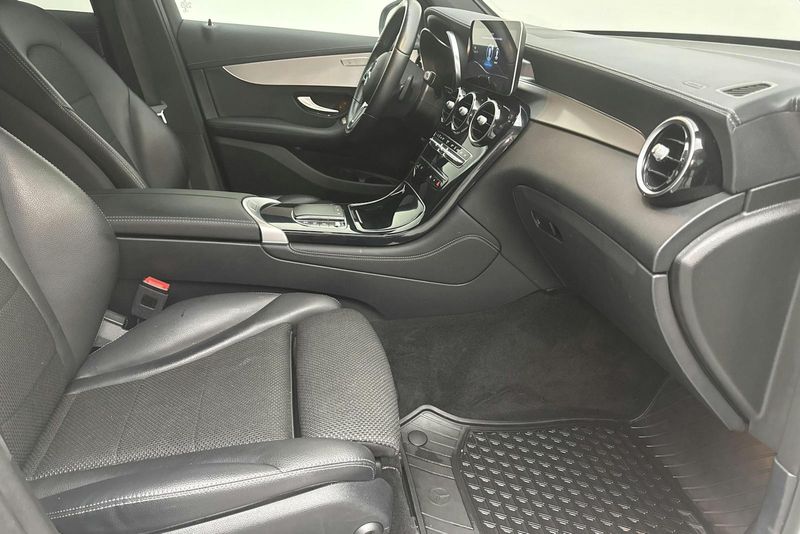 Mercedes GLC300 bild 7