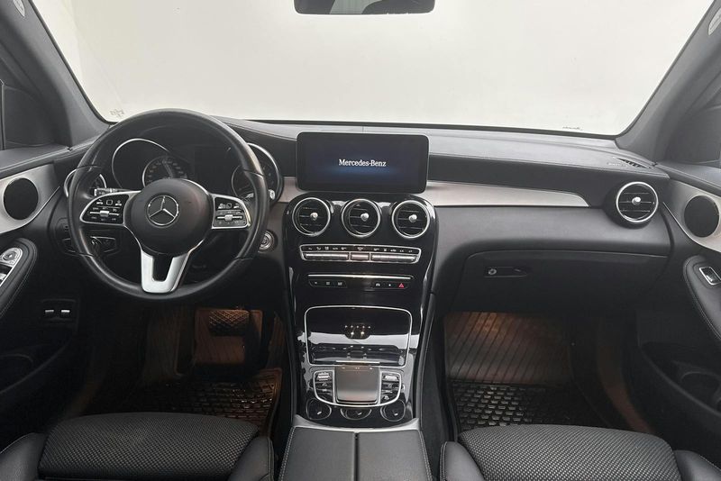 Mercedes GLC300 bild 6