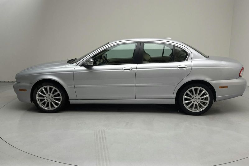 Jaguar X-Type bild 2