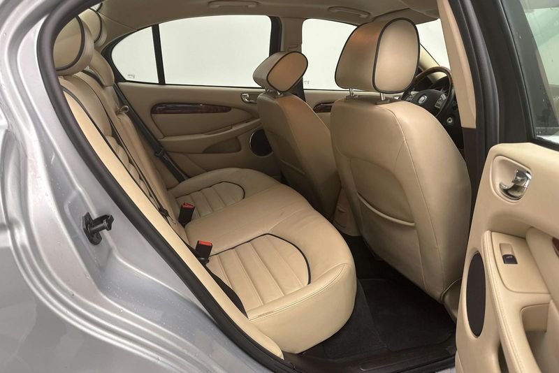 Jaguar X-Type bild 8