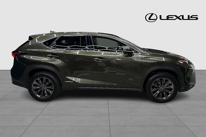 Lexus NX bild 7