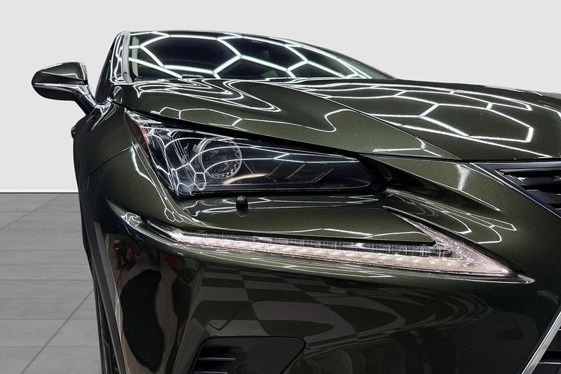Lexus NX bild 10