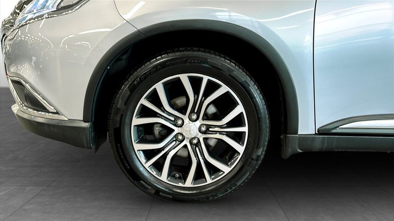 Mitsubishi Outlander bild 9