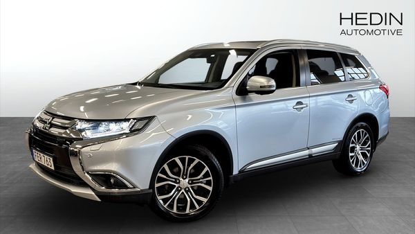 Mitsubishi Outlander 2.2 150HP Business 7-SITS / DRAG / VÄRMARE / PANO / - 2017