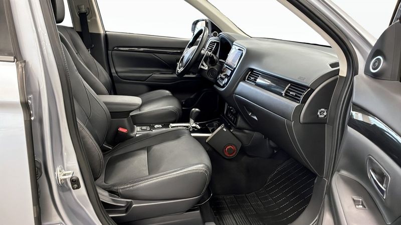 Mitsubishi Outlander bild 3