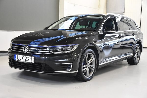 Volkswagen Passat Variant GTE 1.4 TSI ACT GTE COCKPIT DRAG VÄRMARE - 2018