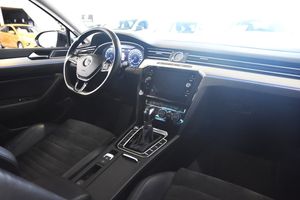 Volkswagen Passat bild 9