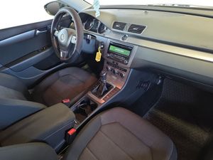 Volkswagen Passat bild 8