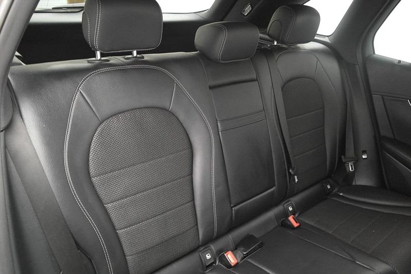 Mercedes GLC220 bild 23