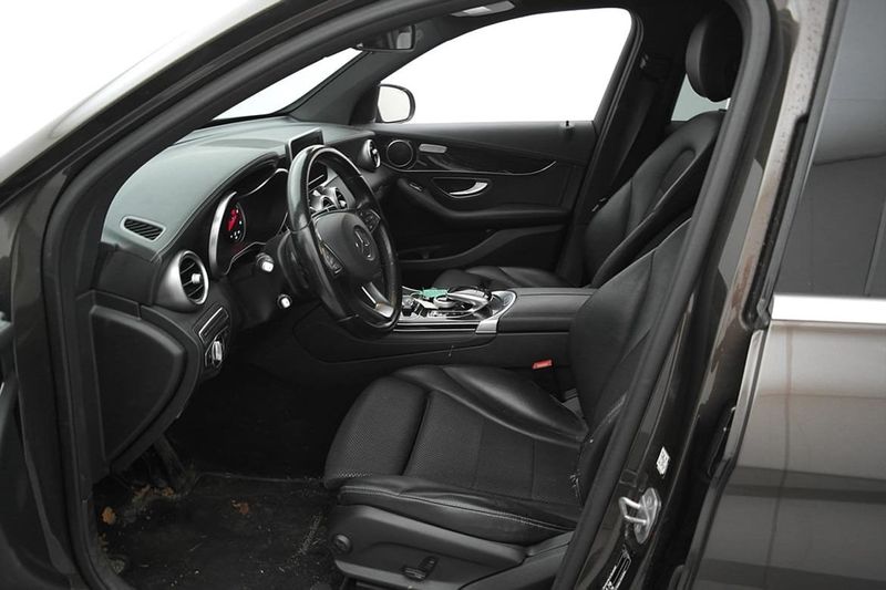 Mercedes GLC220 bild 19