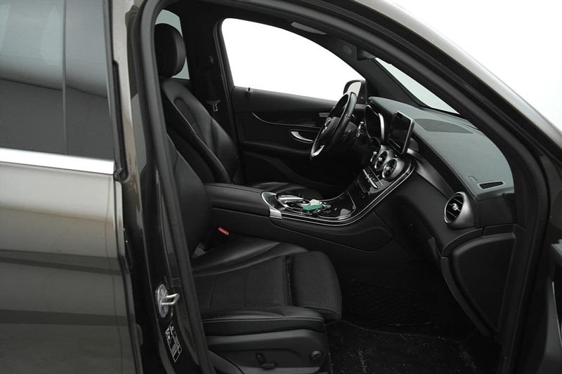Mercedes GLC220 bild 18