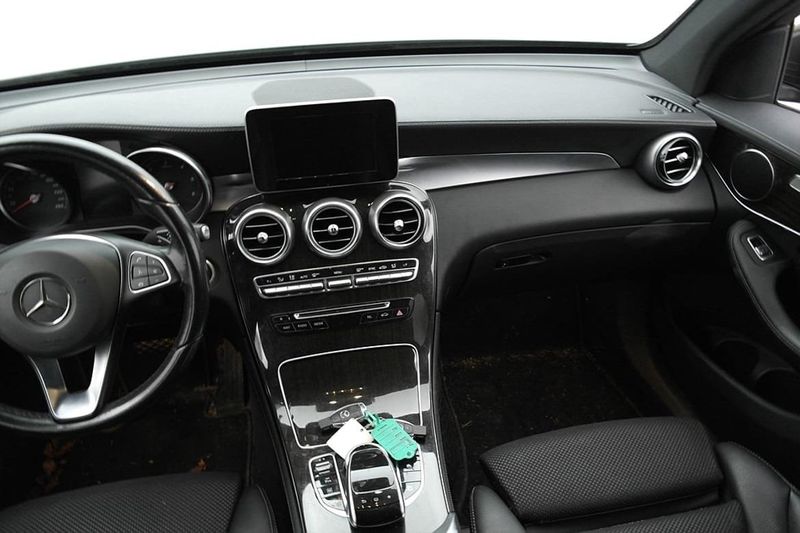Mercedes GLC220 bild 8