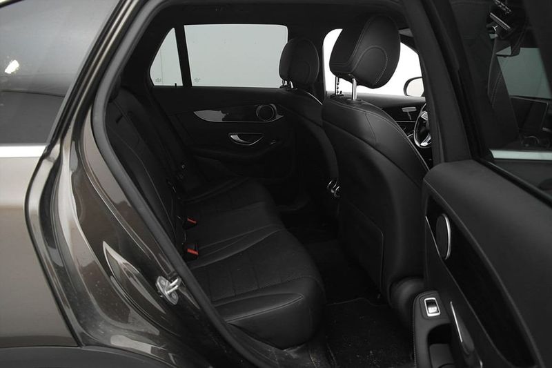 Mercedes GLC220 bild 21