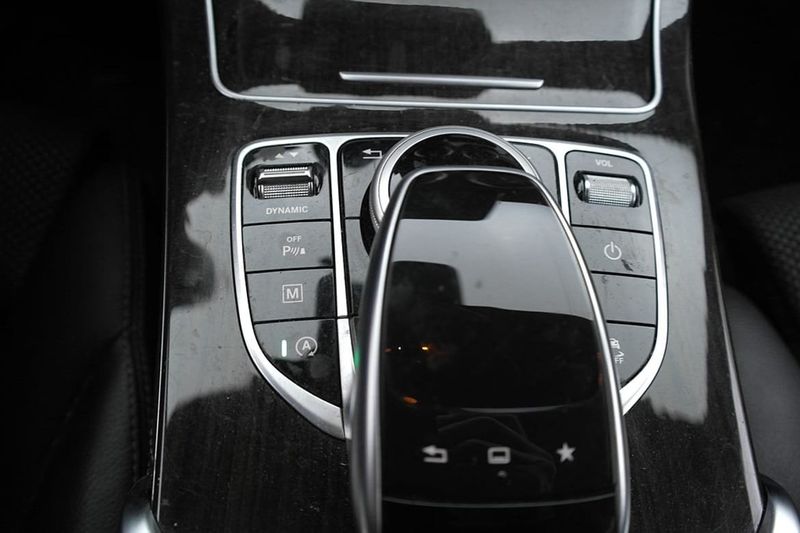 Mercedes GLC220 bild 17