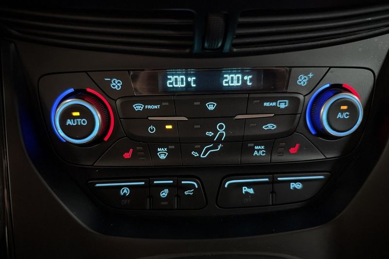 Ford Kuga bild 18