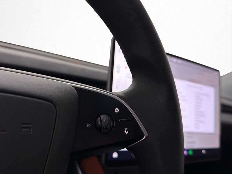 Tesla Model Y bild 17