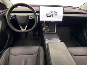 Tesla Model Y bild 26