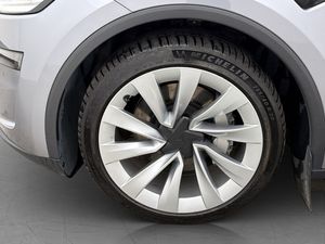 Tesla Model Y bild 36