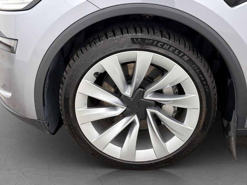Tesla Model Y bild 36