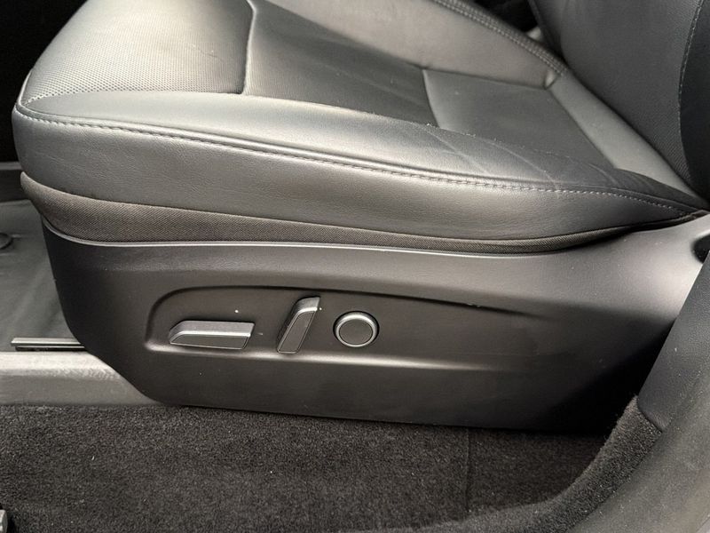 Tesla Model Y bild 14