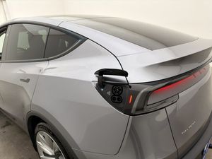Tesla Model Y bild 33