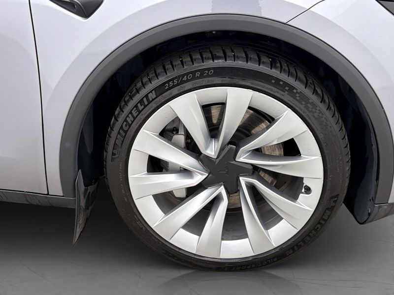 Tesla Model Y bild 35