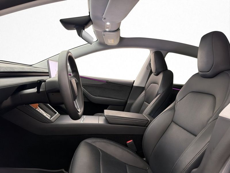 Tesla Model Y bild 12