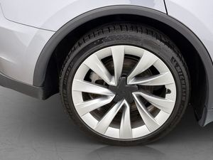 Tesla Model Y bild 34