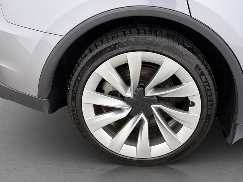 Tesla Model Y bild 34