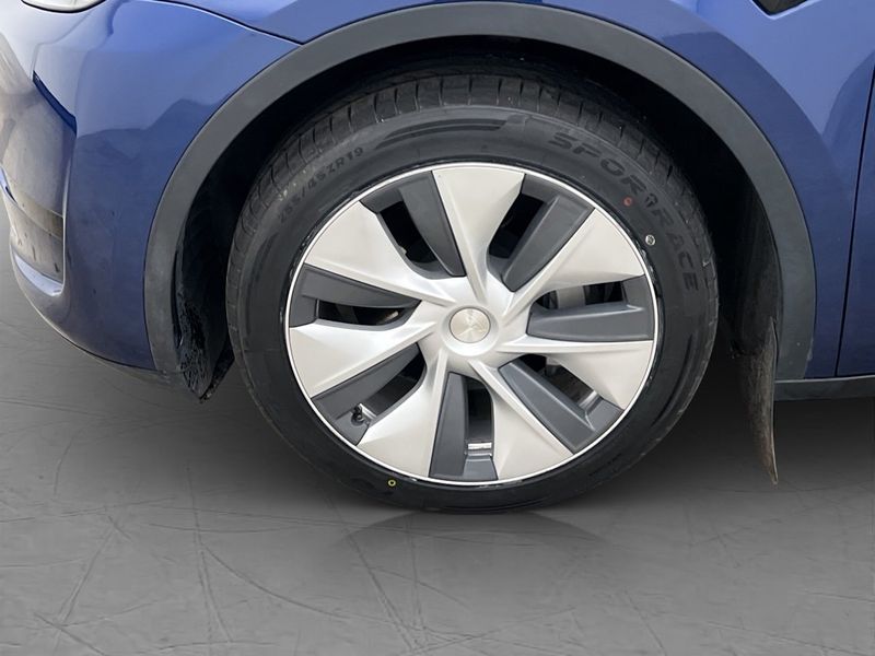 Tesla Model Y bild 35
