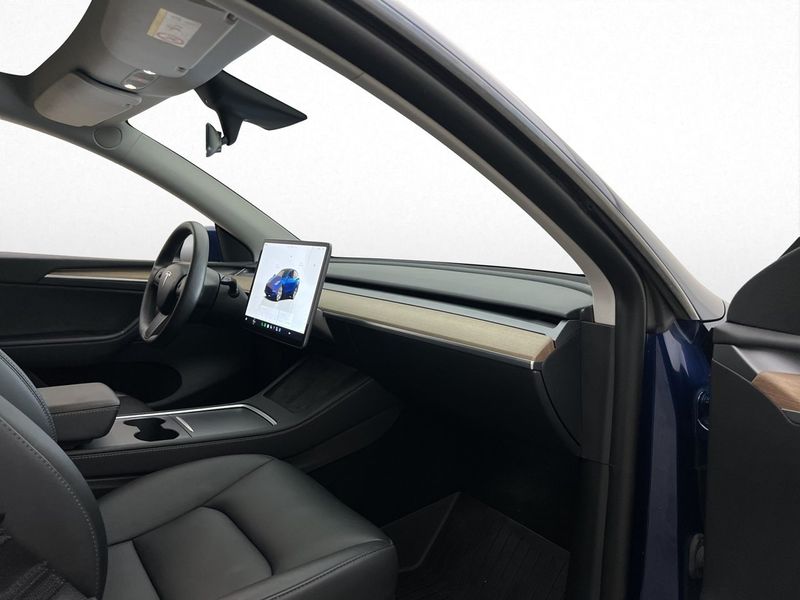 Tesla Model Y bild 29
