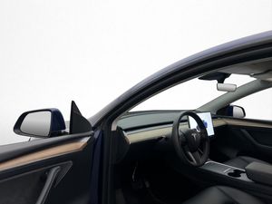 Tesla Model Y bild 12