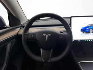 Tesla Model Y bild 15