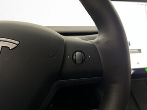 Tesla Model Y bild 17