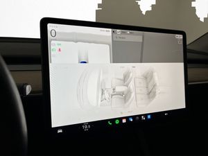 Tesla Model Y bild 23