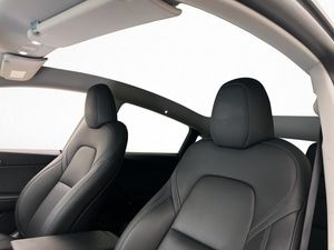 Tesla Model Y bild 14