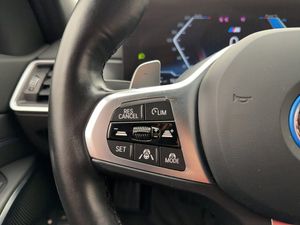 BMW 330 bild 13
