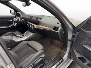 BMW 330 bild 24