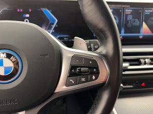 BMW 330 bild 16