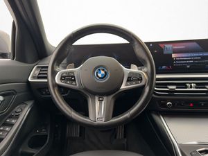 BMW 330 bild 12