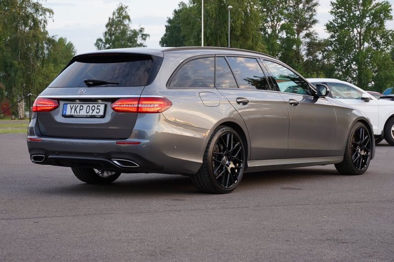 Mercedes E350 bild 2