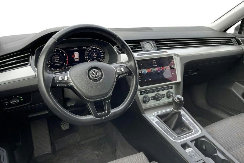Volkswagen Passat bild 15