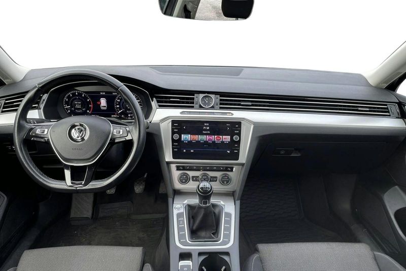 Volkswagen Passat bild 6