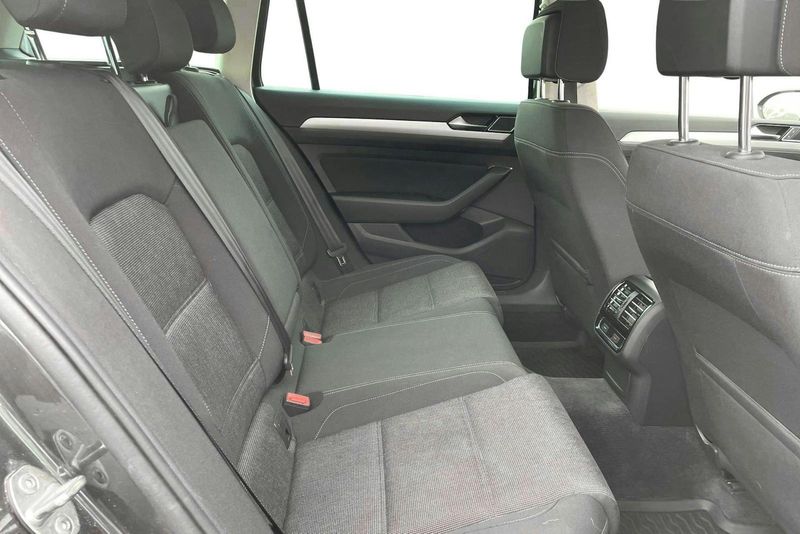 Volkswagen Passat bild 8