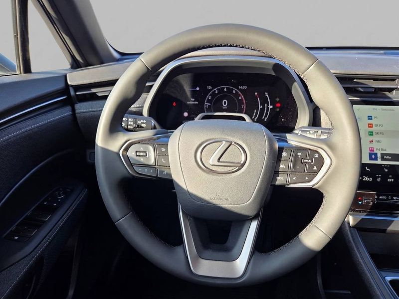 Lexus LBX bild 17