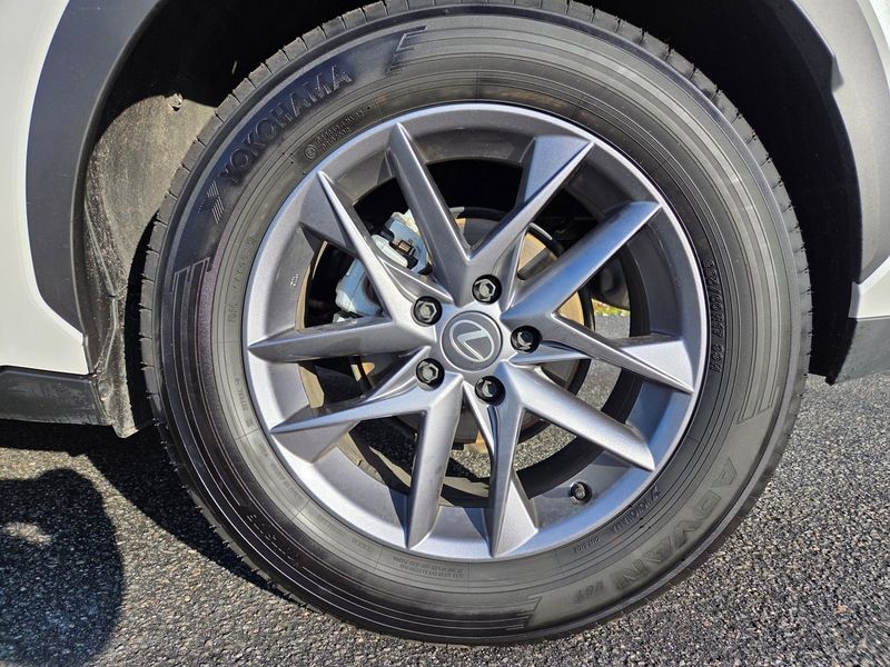 Lexus LBX bild 19