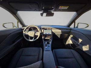 Lexus LBX bild 15