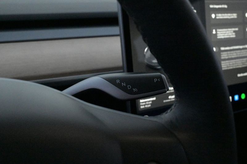 Tesla Model 3 bild 8
